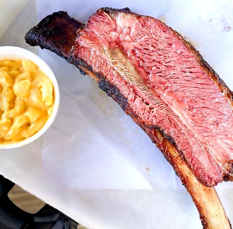 bbq_mobile's tweet photo. Tuesday and Wednesday from 11-7 at our Lowe's location, come in with the password ANGUS and show us you follow us (the truck, not the restaurant) and receive 10% off your order. 

Please RT for awareness and #SupportLocalBusinesses 
#BBQ #EatLocal https://t.co/fwbrxWrT8L