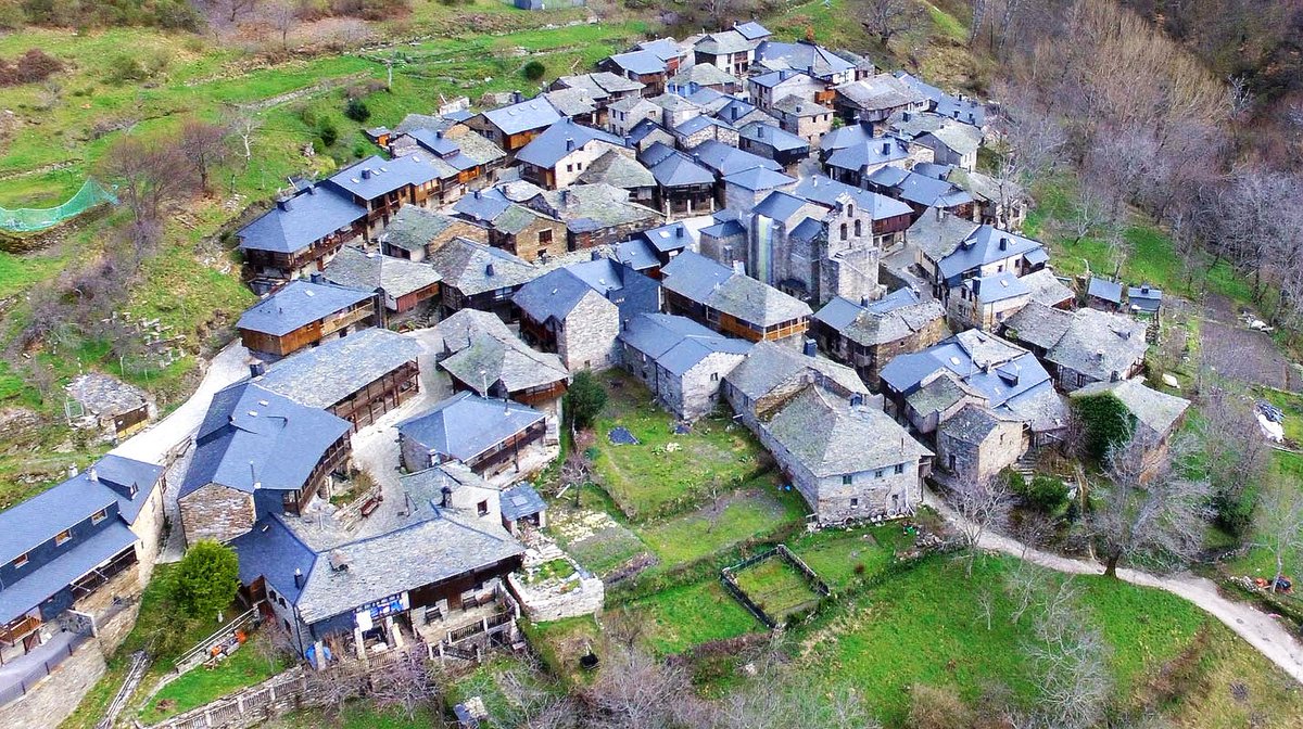 geocappiello's tweet image. #9March #March9 #9Marzo 2021

Peñalba de Santiago
Ponferrada,  Castile and Leó, España 🇪🇸

#PeñalbadeSantiago #Ponferrada #ElBierzo #CastileAndLeó #CastillaYLeòn #Valdueza #Architecture #RuralArchitecture  #ArquitecturaRural #ArchitetturaRurale