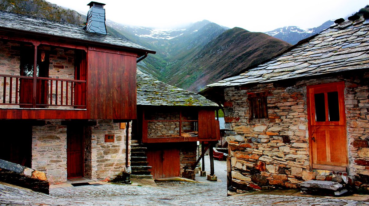 geocappiello's tweet image. #9March #March9 #9Marzo 2021

Peñalba de Santiago
Ponferrada,  Castile and Leó, España 🇪🇸

#PeñalbadeSantiago #Ponferrada #ElBierzo #CastileAndLeó #CastillaYLeòn #Valdueza #Architecture #RuralArchitecture  #ArquitecturaRural #ArchitetturaRurale