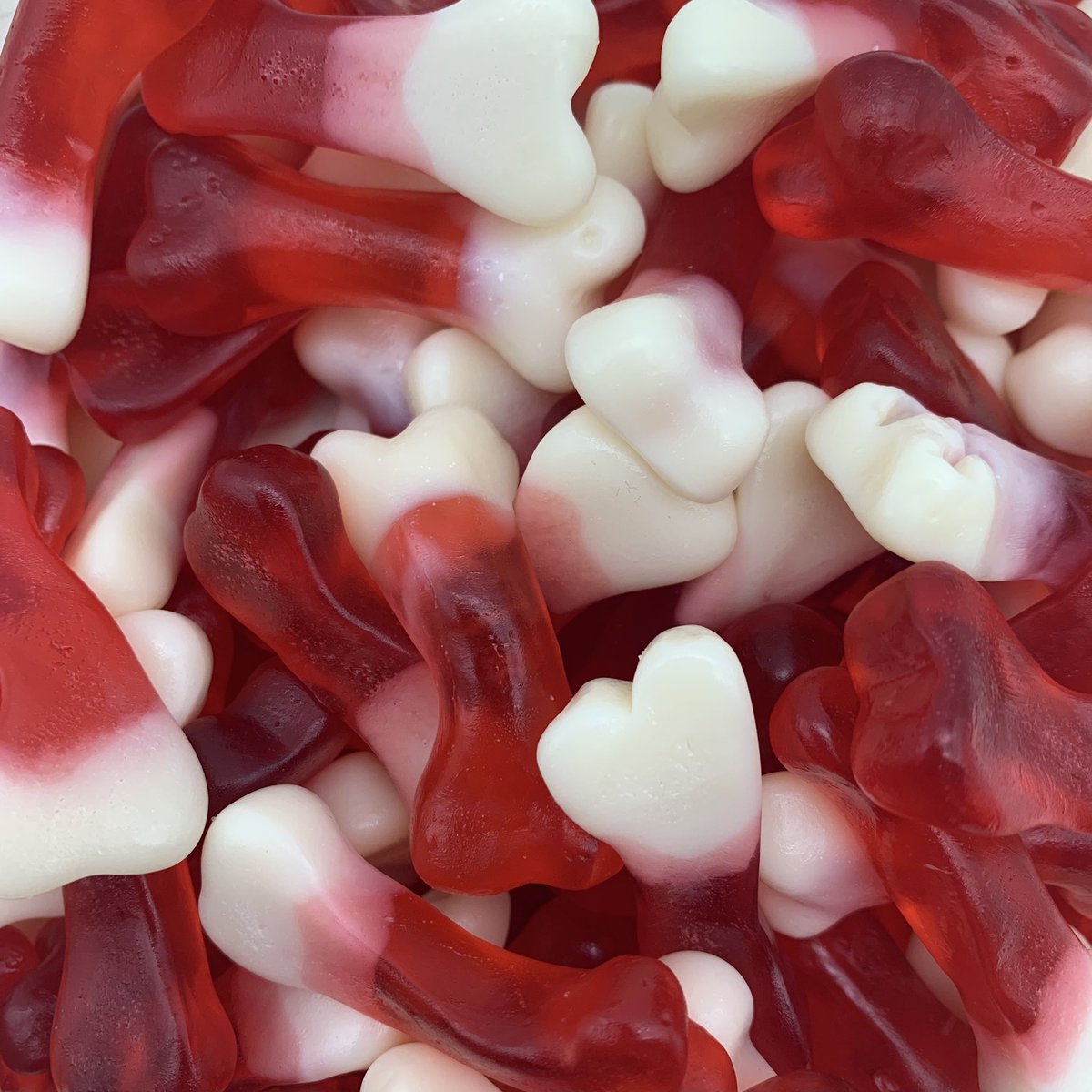 sweet_parcels's tweet photo. Which of these tasty red rascals would you choose? 👀🔴🔎

☑️ Jelly Bones
☑️ Fizzy Strawberry Pencils
☑️ Strawberry Twist Kisses

All are available in our Ultimate Pick n Mix section 😋👌

https://t.co/Bv0h7jBfJH ➡️ link in our bio. https://t.co/HVpmYw8uND