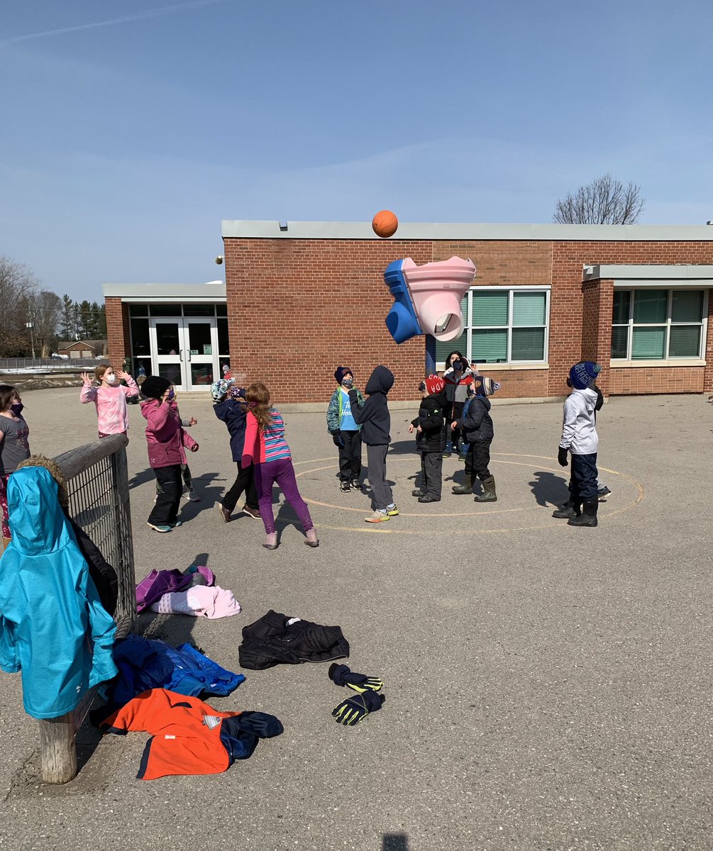 MmeDawson3's tweet photo. You know Spring is around the corner when you head outside for duty and see multiple piles of familiar jackets that students claim they are too hot to keep on. @CaradocPS
#atouchofspring #coyotepride #caradocproud #spring2021 https://t.co/NiktRykeOt