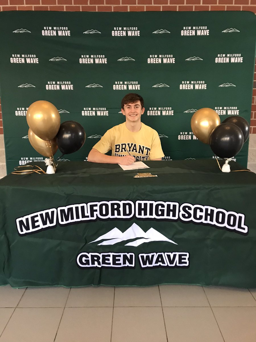 GoGreenWaveNM's tweet photo. Congratulations to Sam Tarrant on signing his National Letter of Intent for Track and Field at Bryant University! #nmhspride https://t.co/gY8YZJ62tl