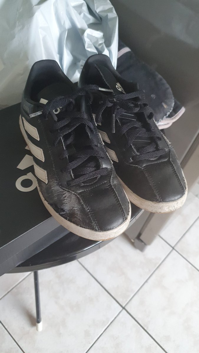 NickBasra's tweet photo. @SportsDirectUK @katy54505366 My name is  Naginder Basra 
12, ♡Lydham Close,  Wolverhampton 
WV14 0UT 
MY order number is SD40000077124688
I need replacement trainers ASAP and cannot wait to send the returns back first. My son has out grown his last pair and needs the new ones for school and football. https://t.co/3HH3QAIAQl