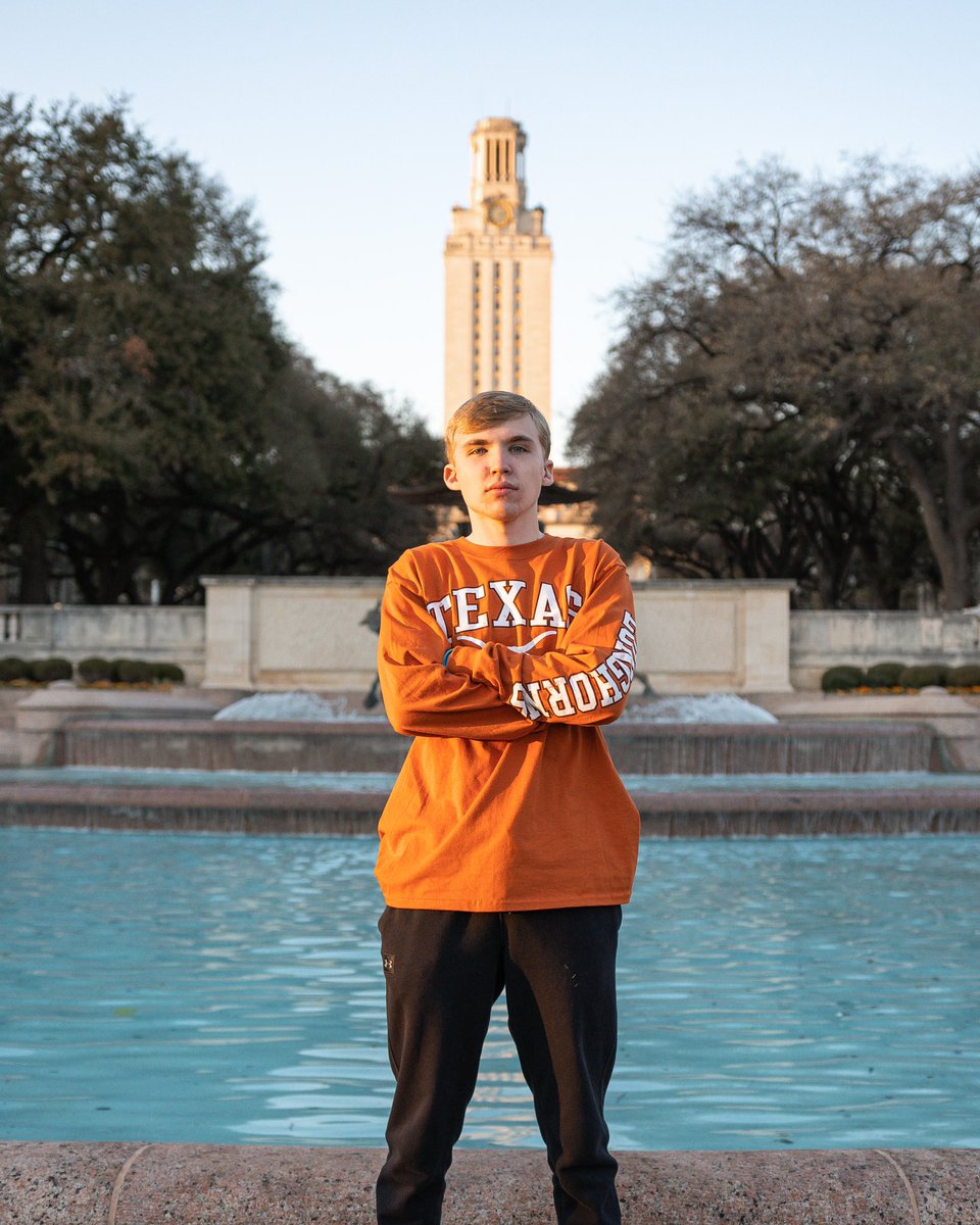 ConnorEllinor's tweet photo. Texas, I’m home🤘🏼 #committed #allgasnobrakes @caitlinesmith8 https://t.co/l7uMRRffLI
