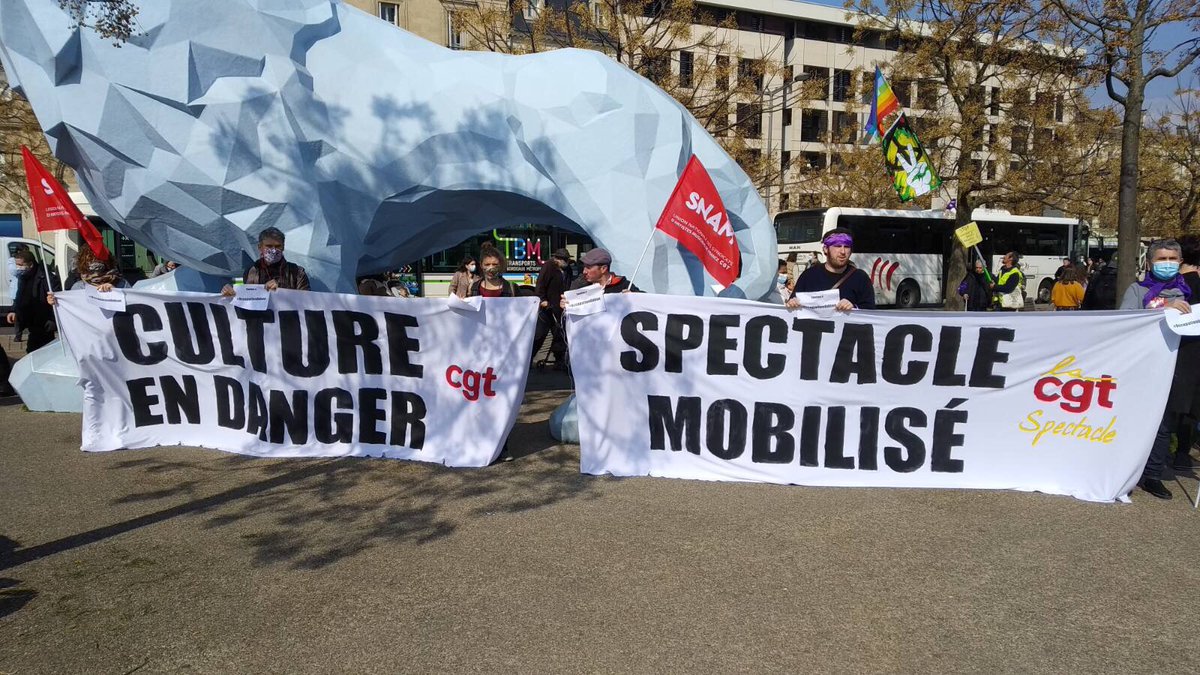 CieJolieMome's tweet photo. Et aujourd'hui @lacolline_tn devient #OccupationColline !
le mouvement s'étend !
#EtChezVousOnOccupe ?
@cgt_spectacle @SamnaCgt @cgtspectacleoc @CGTChomeurs56 @CPHRE2020 @LaFMITEC @CipBretagne @CipLimousin @CipPicardie
@SFA_CGT @SNAM_CGT @SpiacCgt @LejeuneJojo @interluttants https://t.co/QGV1hgOzhM