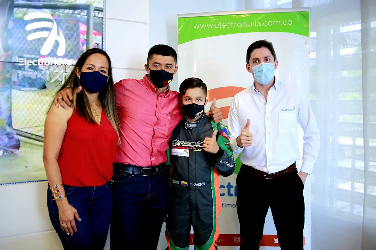 Electrohuila's tweet photo. El gerente de Electrohuila, Luis Ernesto Luna Ramírez, firmó convenio con la Federación Colombiana de Karts para patrocinar al deportista huilense, “Tatán” Garzón, durante su participación en la temporada 2021 en Colombia y Estados Unidos.
#Transmitimosbuenaenergía https://t.co/hoPyMb0HZb
