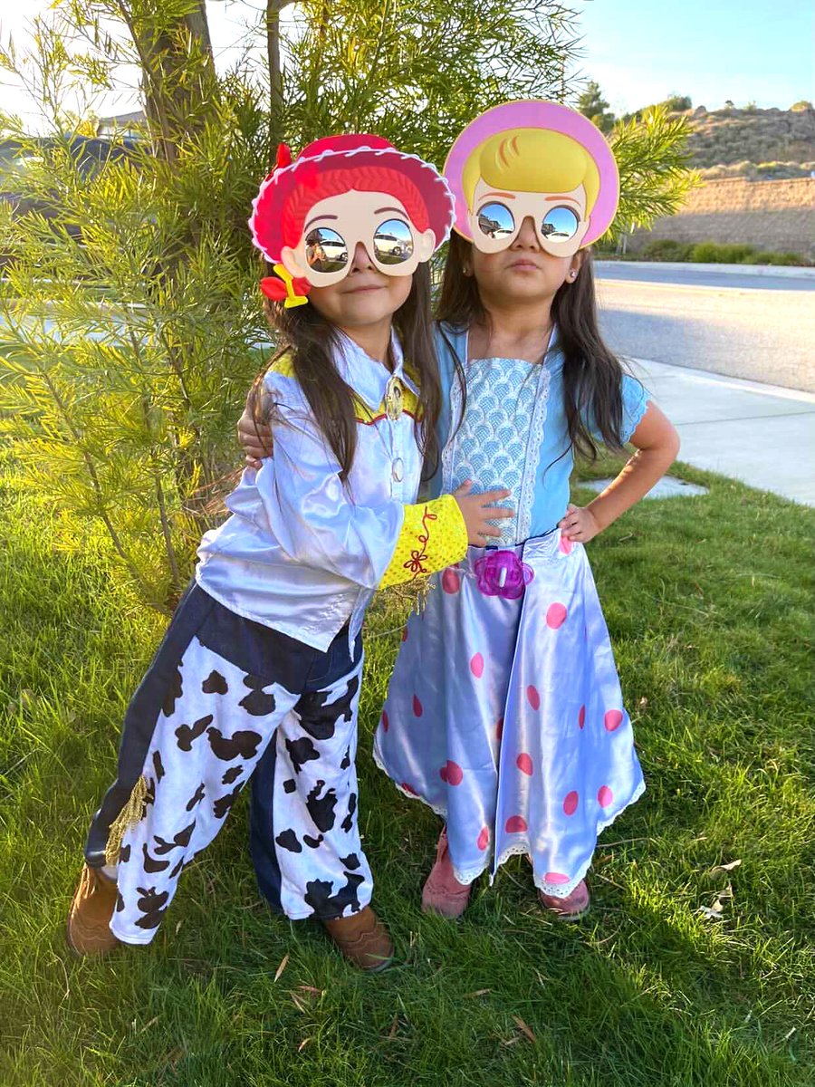 SunStaches's tweet photo. .#Funfact: Did you know that in 2000, Jessie was honored with the #PatsyMontana Entertainer Award by the National @cowgirlmuseum and Hall of Fame? She even made an acceptance speech!
.
.
.
.
.
📸: @flores_twins_and_fam
#toystory #pixar #bopeep #jessie #cowgirls #sunstaches https://t.co/KMl5mpmRTH