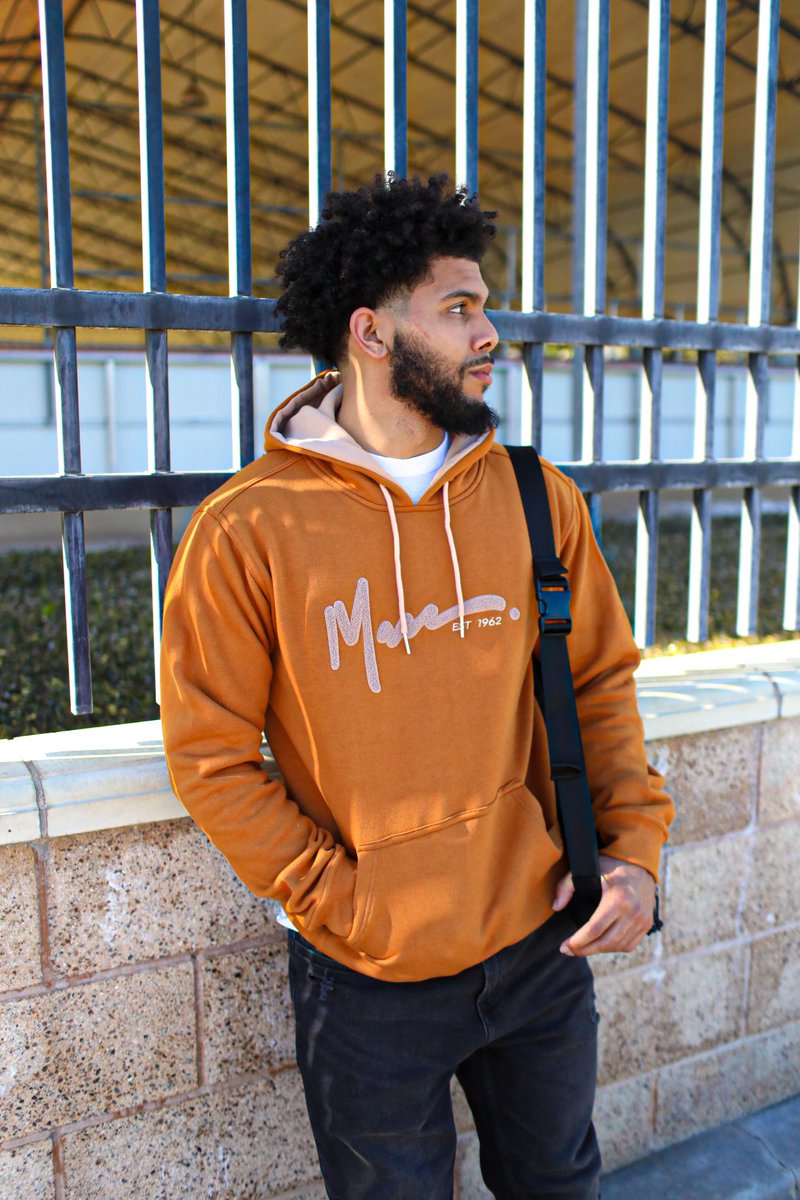 MaccClothing's tweet photo. ‼️ GIVING AWAY a free HOODIE to a person who likes this tweet. 🐻🔥‼️

( Must be following ) https://t.co/shhJHQi1nC