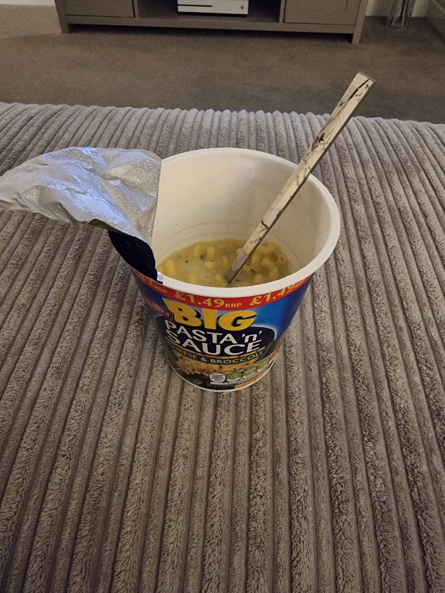 JordanThrelfall's tweet photo. @PremierFoodsPLC can you guys answer a question please as to why the packaging is so large yet only half full once water is added? 1/2 https://t.co/K7knqDMOJX
