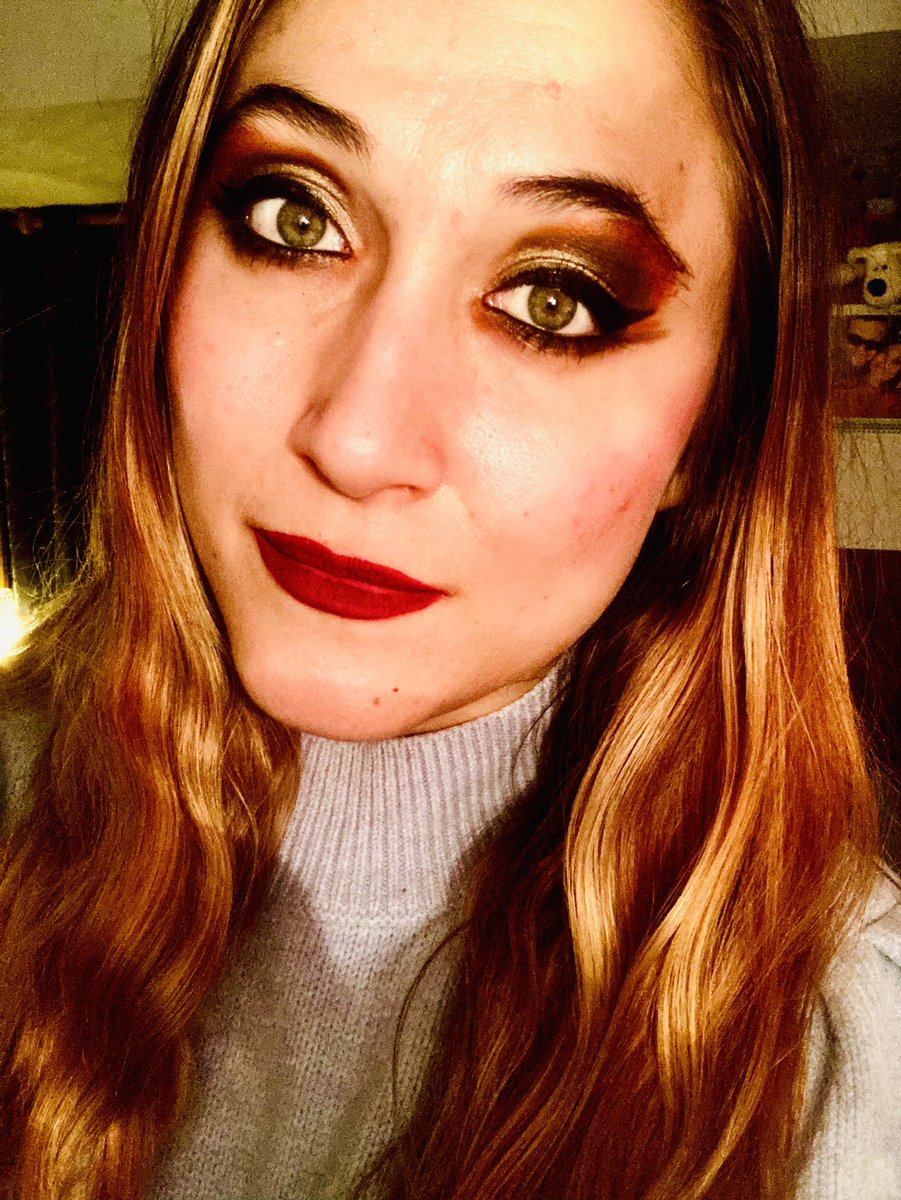 marque_olivia's tweet photo. Tried out a new makeup look the other night.... 👀💄🌟 just for some creative fun! What do you think?? 👀🤔🤩🌟 xxxx

#makeuplooks #makeupcreativity #makeupworld #smokeyeyes #boredinlockdown https://t.co/esiy8huIF4