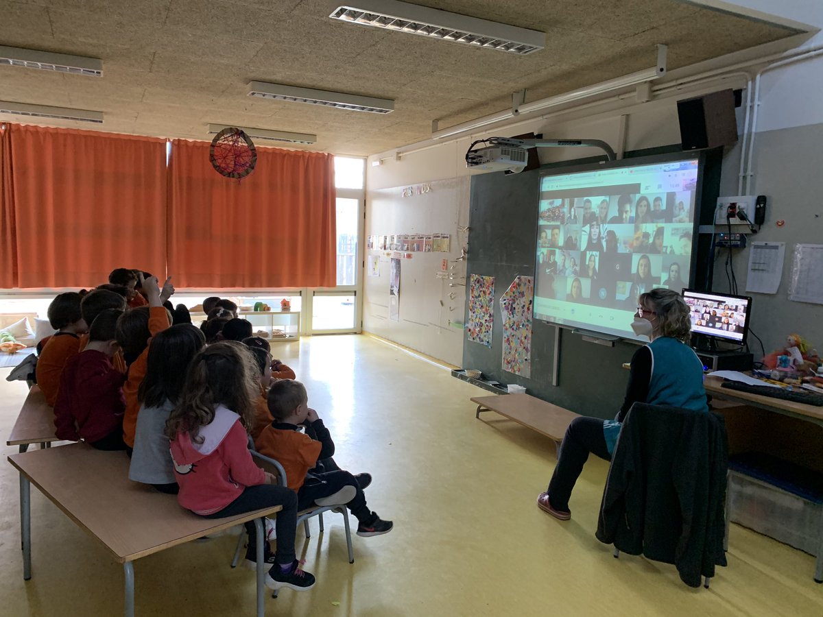 Res no ens aturada! Avui, congrés de ciència en línia a <a href="/BotaEscola/">EscolaEulàliaBota</a>. Les i els nostres conferenciantes i conferenciants d’educació infantil ho han fet genial!
Han pogut mostrar què i com han après!