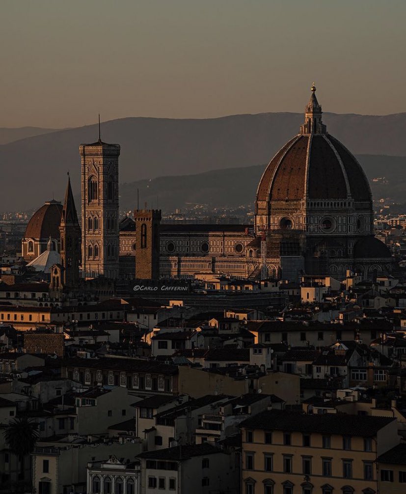 pamvonhadder's tweet photo. sky of Florence 🇮🇹 https://t.co/Z00W8X3G4o