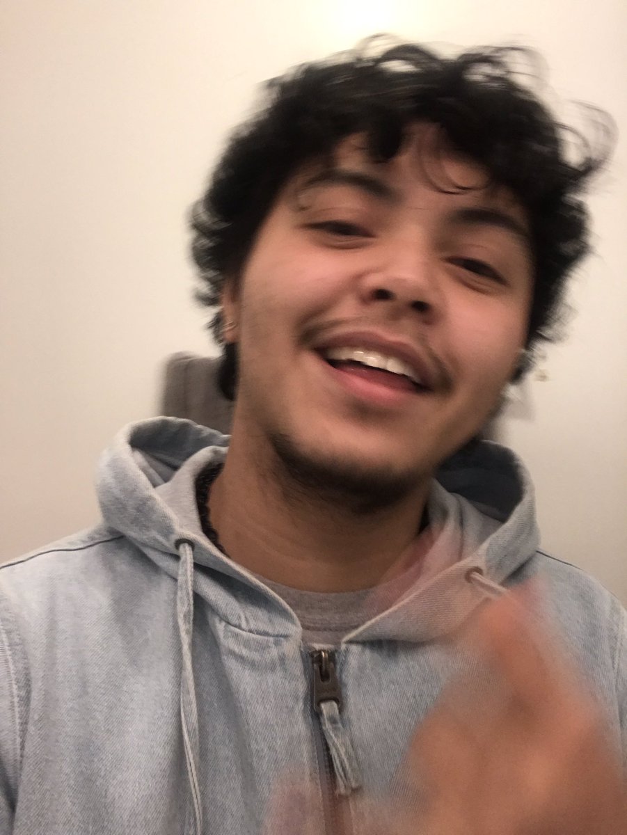 Supportive Boyfriend tweet media