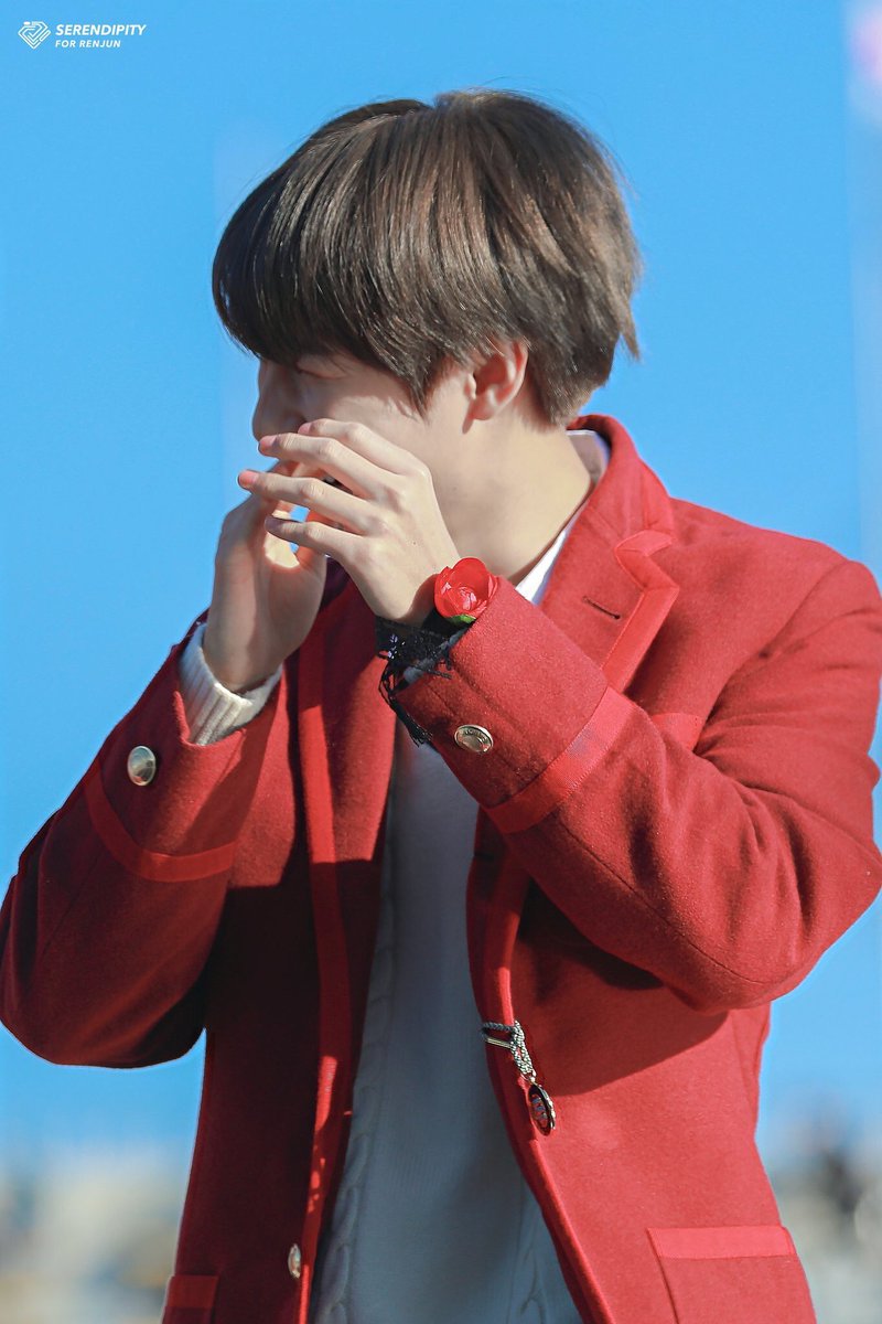 รอยยิ้มน้องอินจุนสดใสกว่าอนาคตพี่อีกครับ