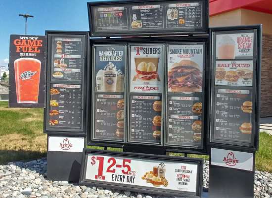maccreadyluvr's tweet photo. here rn, anyone want anything ? https://t.co/XxnBPtt0nU