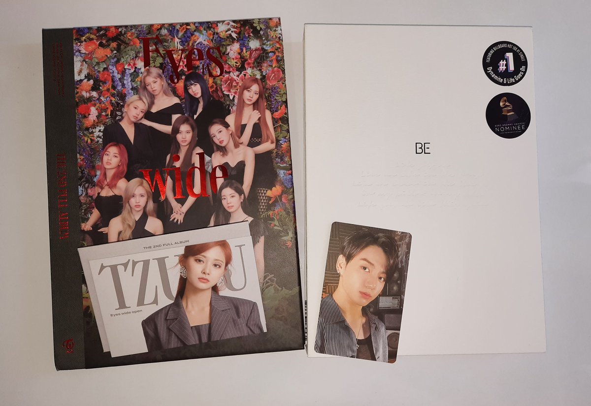 AngP_12's tweet photo. Muchas gracias a @NoraebangCOL por este lindo servicio y completa amabilidad, todo fue muy rápido y me encantaron! Los estaba esperando, estoy muy emocionada por tenerlos!
De mis preciosos @BTS_twt 👑 y preciosas @JYPETWICE 👑
#BE_Essential #Eyeswideopen
#CompraNoraebang
💜🍭 https://t.co/JmPT3HLXPX
