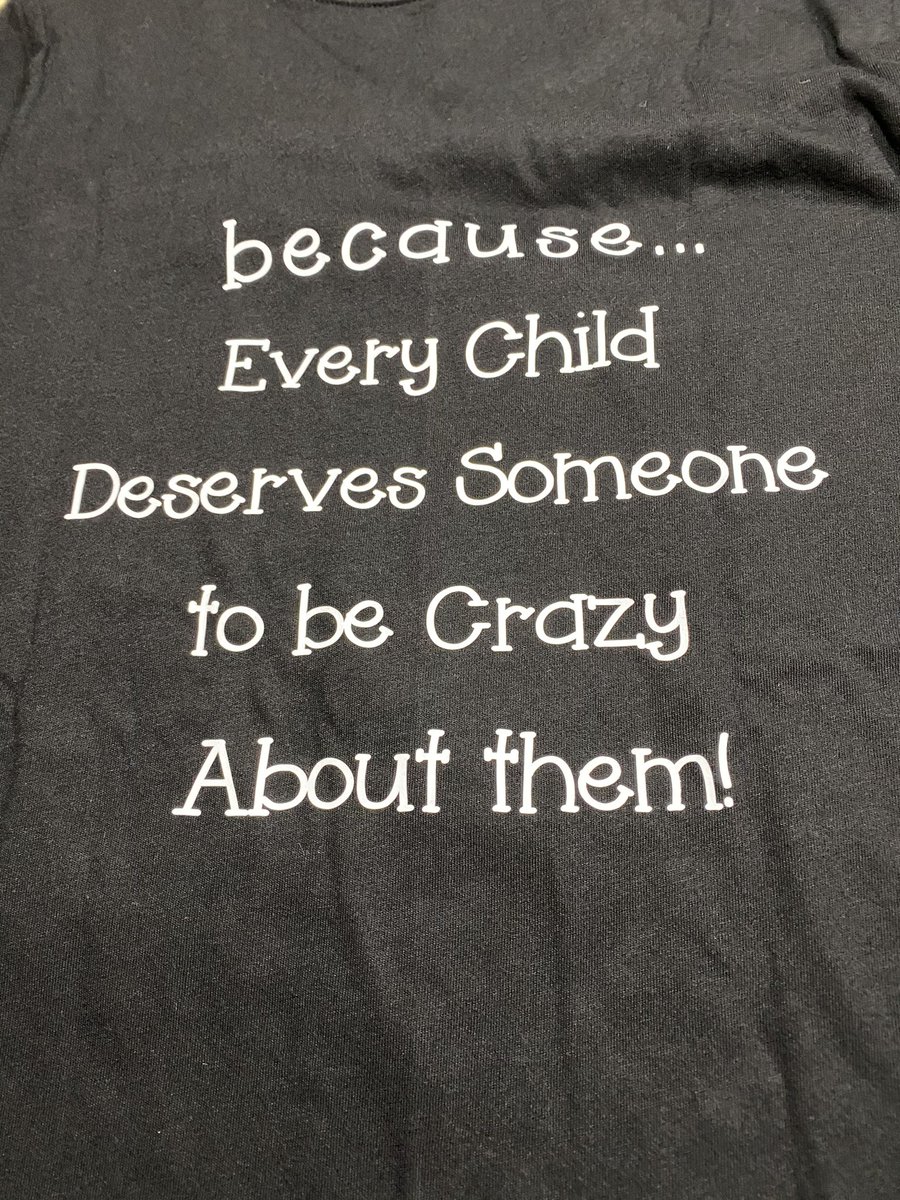 clregio's tweet image. Officially part of the team...part of the family. This is what I do! @Principal_EL #IChoosetoStay #bonhdays