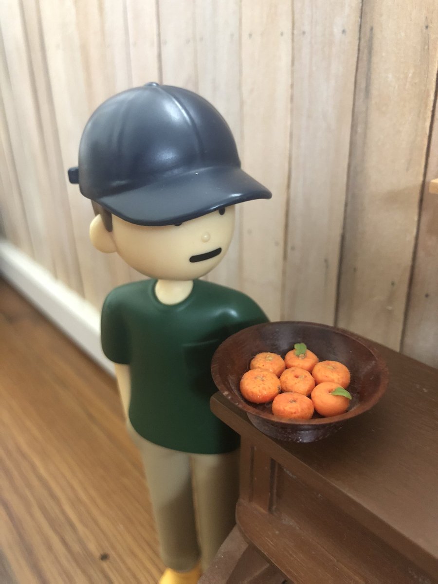 TinyJooning's tweet photo. Happy birthday Yoongi hyung! I hope you like tangerines.
#HappyBirthdayYoongi 
#HappyBirthdaySUGA https://t.co/bi2An6htNH