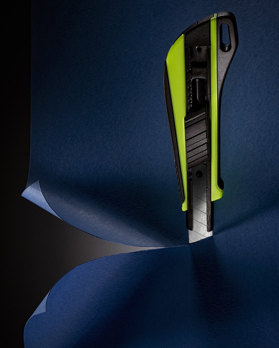 Uniliteuk's tweet photo. The all new KC1 18mm 7 break knife cutter. The first in our new line of knife cutters. What do you guys think? #Unilite https://t.co/7jqYRIfsTS