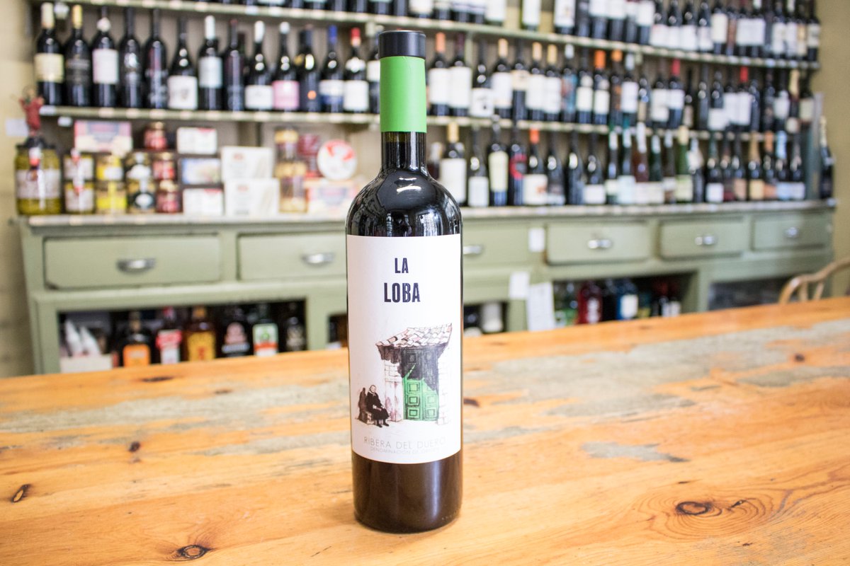 hemenGOSHOPPING's tweet photo. Vinos Ezeiza dispone de más de 350 tipos de vinos 🍷
Uno de ellos es La Loba, un vino de pequeña producción, unas 6.500 botellas, por el que apuesta este centenario establecimiento.
👉 Vinos Ezeiza son los únicos en venderlo en #Donostia.  
 🌍 Prim, 16
🔗 https://t.co/E8sNSmDbGT https://t.co/ieHev9qSpy