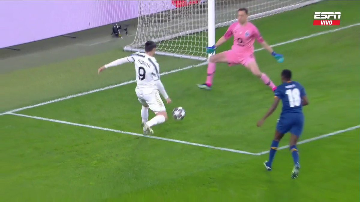 SC_ESPN's tweet photo. Segunda atajada CLAVE de Marchesín vs. Juventus en la #CHAMPIONSxESPN. https://t.co/M1tRQcUgZe