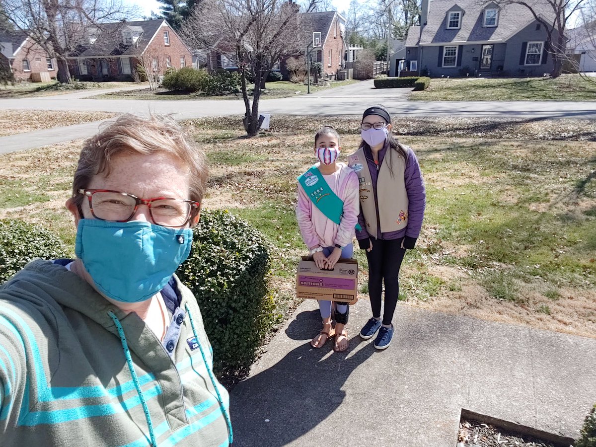 JoGetsCurious's tweet photo. Supporting a couple local @GirlScoutsKY @girlscouts this week as they learn entrepreneurial skills, even in a pandemic. These sisters sold over 300 boxes of cookies!! #digitalcookie #girlscoutcookies #entrepreneurship #leadership https://t.co/j7c4KVe7xA