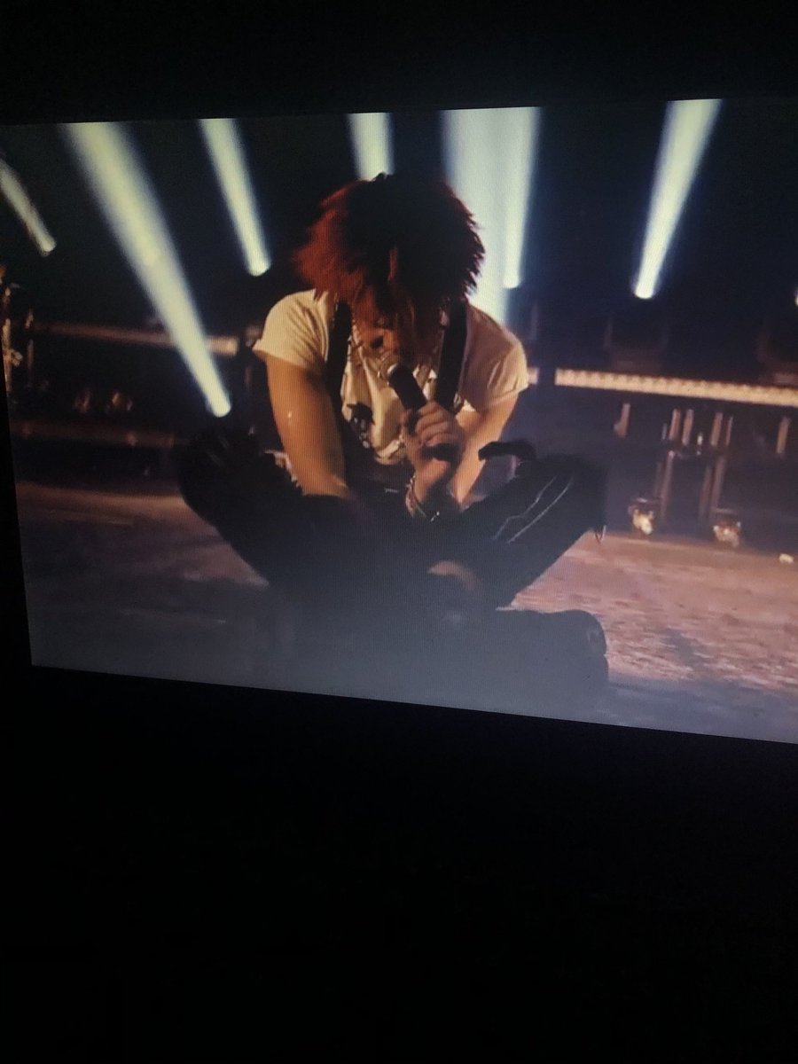 arabella107's tweet photo. Yungblud, stay at home tour, 17 novembre 2020 https://t.co/n2P3mezFhh
