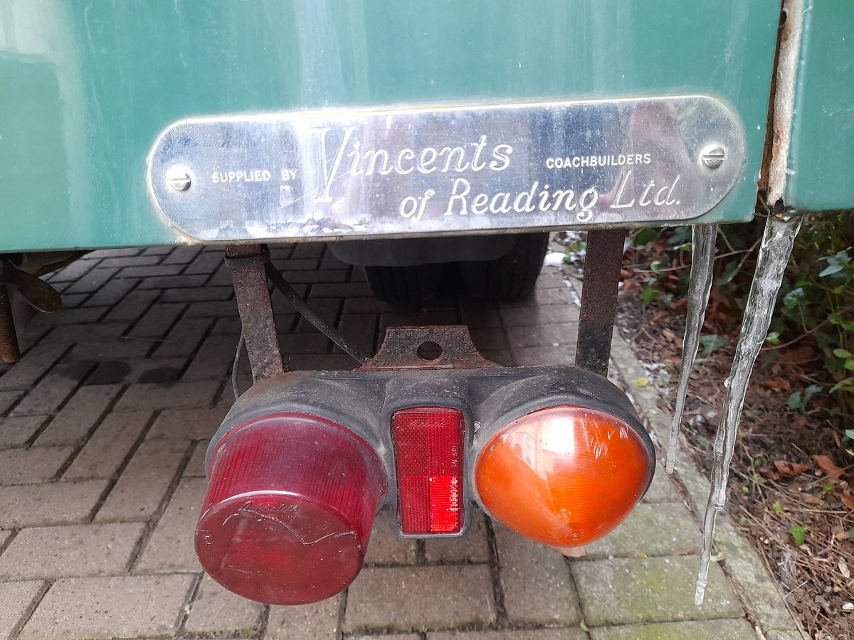 Thanks to the lovely <a href="/SamanthaVintage/">Miss Samantha's Vintage</a> for telling us it's #madeinukday! Did you know that the Gin Wagon helpfully has this plate on the back, telling you where in the UK it was made? (It's normally hidden from view by the back ramp being open😉) 
#vintagebedford