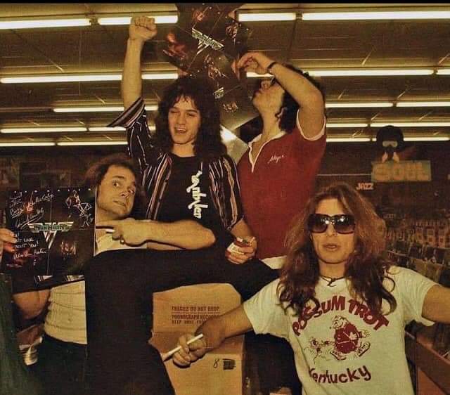 ⭕Van Halen in a record store promoting their iconic first album⭕

#vanhalen #eddievanhalen #evh #rockclassics #vinyl