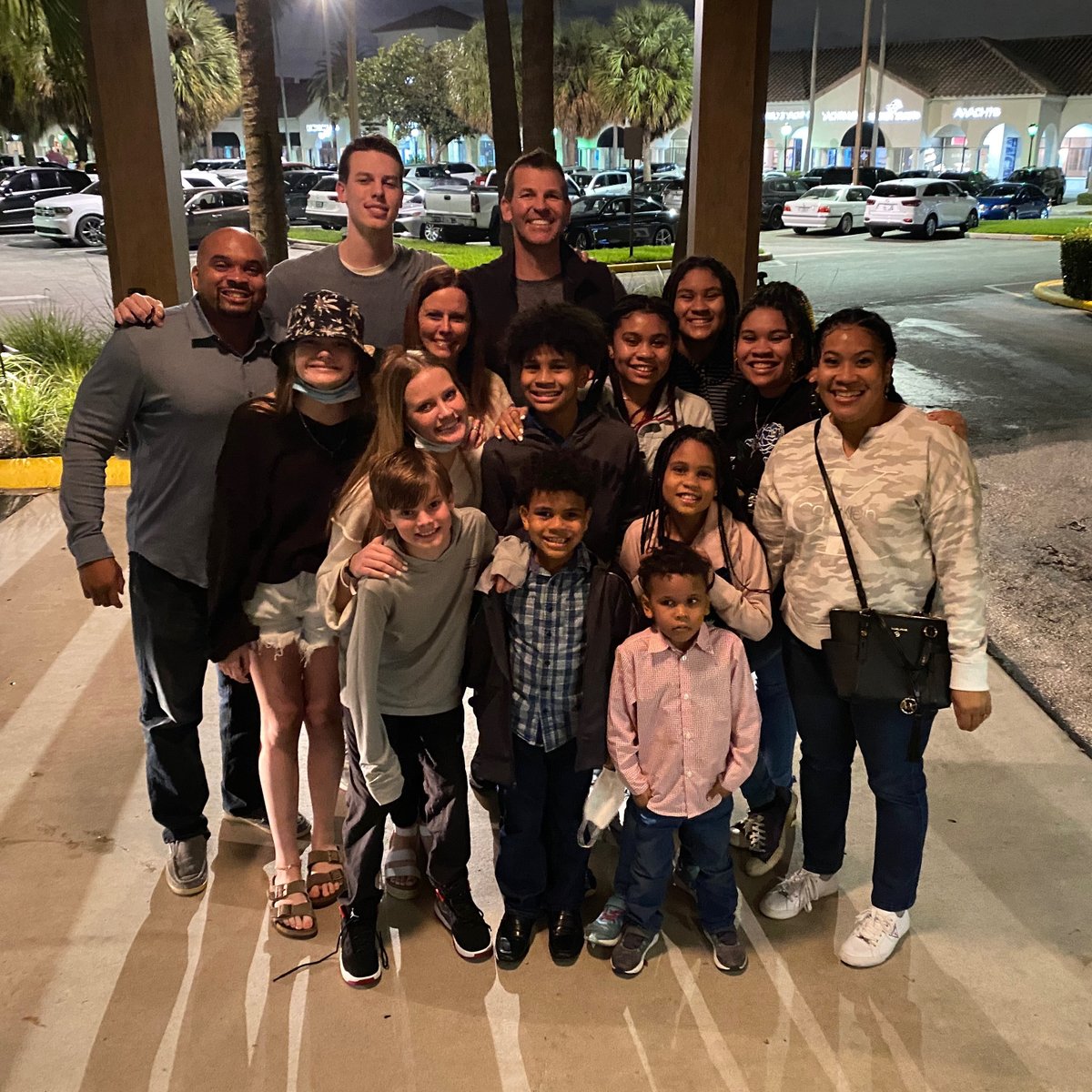 PwoodNetwork's tweet photo. Pastor Shivers from Prestonwood got to catch up with Daryl Jones and his family last night! DJ is the pastor of The Rock Fellowship in South Florida. Say a prayer for his ministry and family today! Thanks DJ for all you do for the Kingdom! We love having you in the Network! https://t.co/BH6uzyMfww