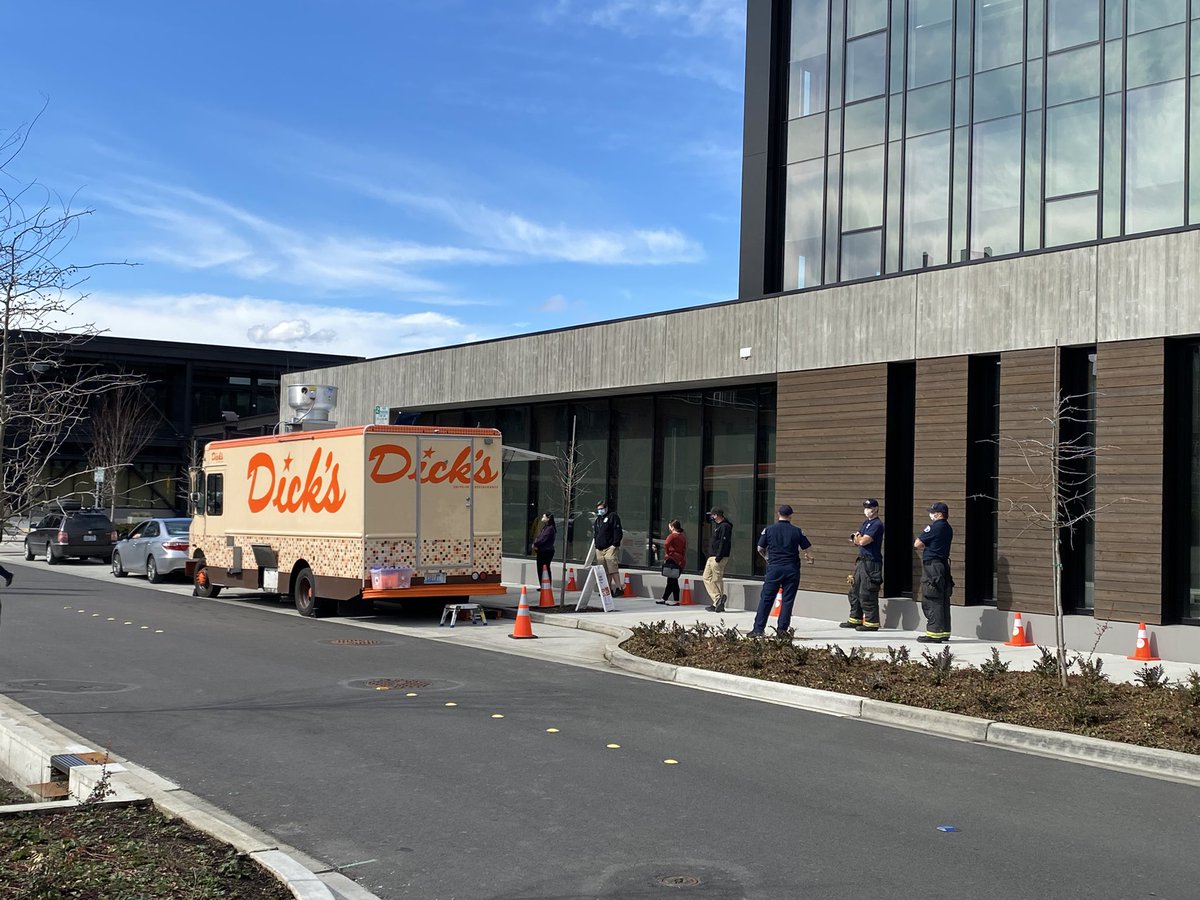 JayRCanedo's tweet photo. Thanks @DicksDriveIns for bringing lunch to the @SpringDistrict today. Can’t wait for the your new space in Crossroads. #bellevuewa #burger #lunch https://t.co/vUlophBWM0