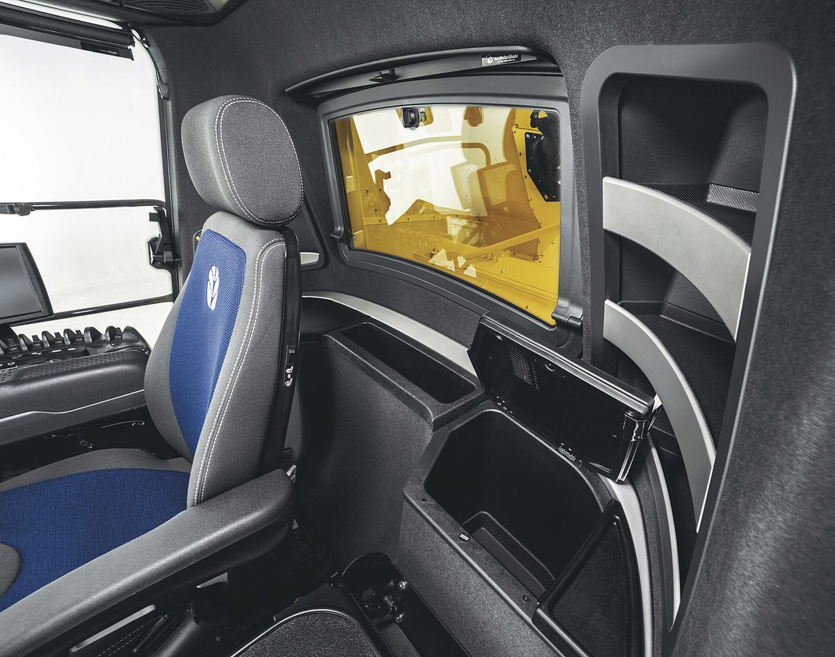CR Revelation combines make it easy to keep an eye on your grain with the huge 36” cab viewing window, easy manual sampling and the New Holland GrainCam™ system. bit.ly/3sZd7Do