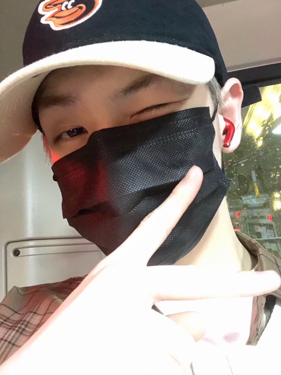 #ALLEN

BUH! 👻 Oi vocês♡♡ Nem lembro a última vez que apareci aqui, sentiram minha falta? Espero que voces estejam bem e se cuidando certinho heinn, nós estamos nos preparando para um show em breve e vamos concorrer a win de novo, espero que dê tudo certo♡ Amo vocês 💖