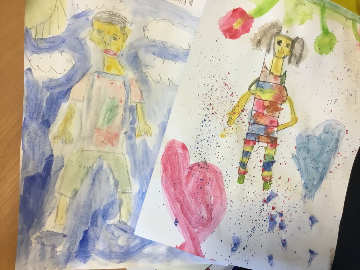MrsBeaufort's tweet photo. What fun to be back with the children. I am lucky enough to be working with both Forest Class AND Year 3 for the next few weeks! Yr3 loved getting artistic &amp; painting a self-portrait - inspired by class discussions &amp; the super illustrations in our whole school book. #artiscentral https://t.co/PAMQmTFrjs