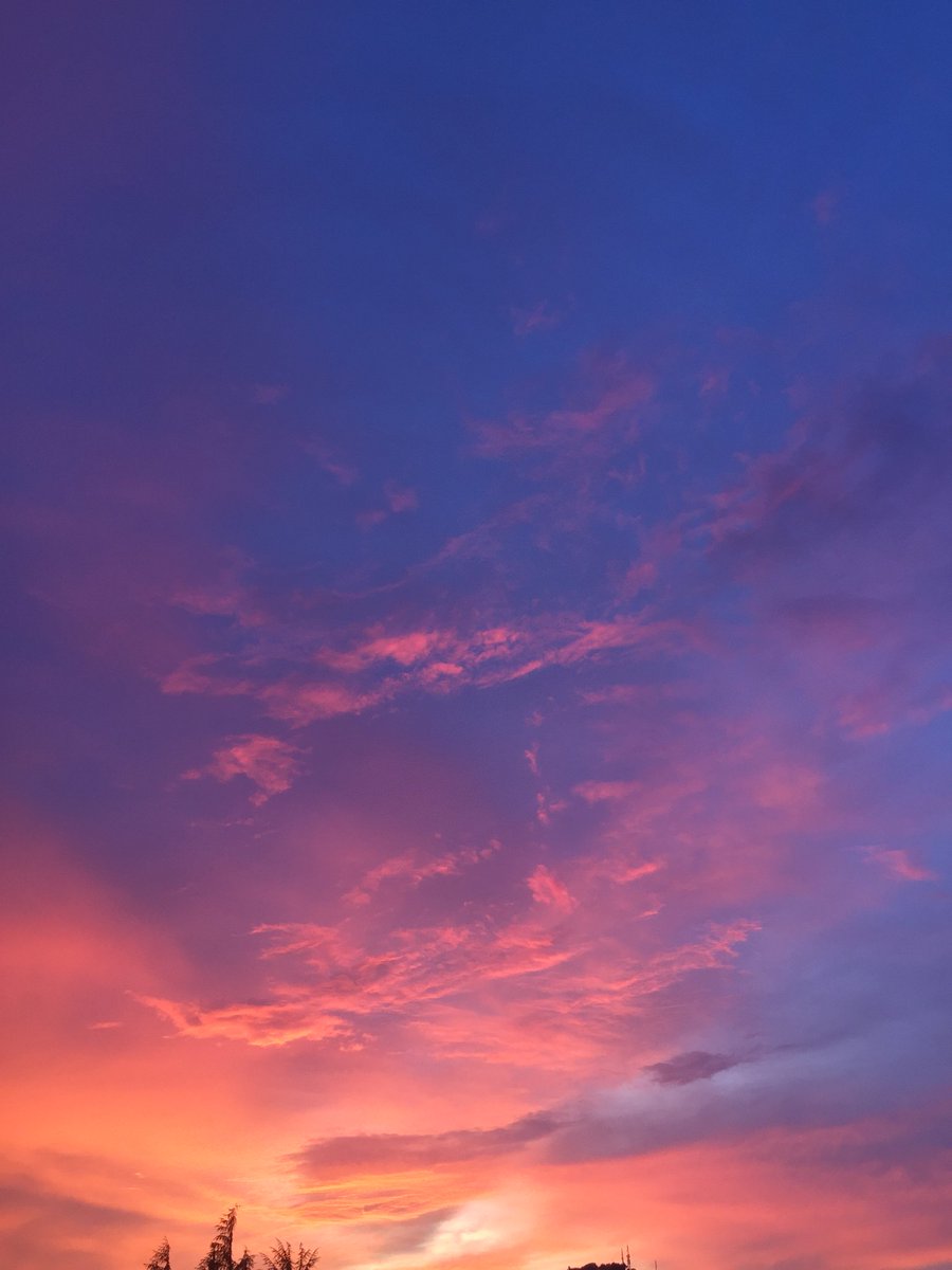 ItsALilacSky's tweet photo. ¿También os gusta ver atardecer? https://t.co/rHgIlSodzs