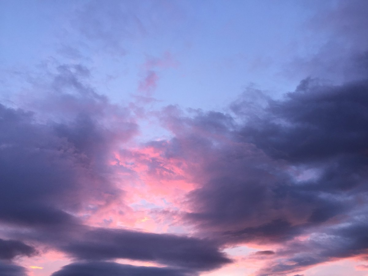 ItsALilacSky's tweet photo. ¿También os gusta ver atardecer? https://t.co/rHgIlSodzs