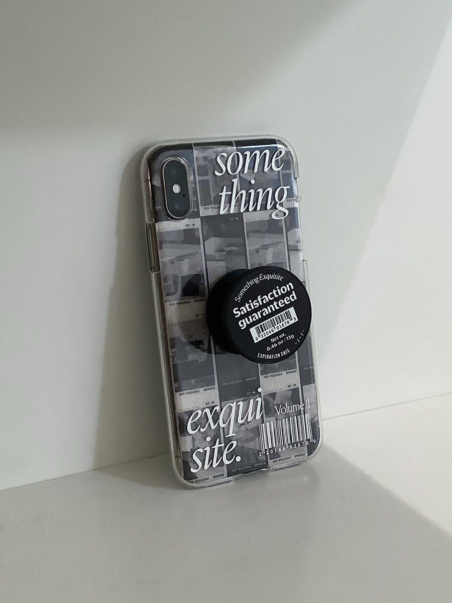 voirlalumiere's tweet image. 마스킹테이프로 골드색 가려버리고 투명케이스 끼니깐 너무 마음에 들고 속 시원하다 (자세히 보면 완전 엉퉁방퉁,,)