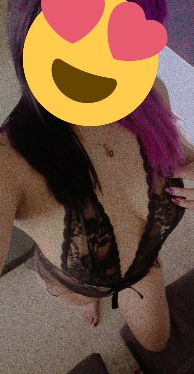 cinthyawkka's tweet photo. Me gustó mi nuevo outfit, se los presumo https://t.co/9a0ZUKigYA