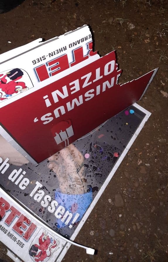 Da waren wohl Frauenhasser zwischen #Siegburg und #Troisdorf unterwegs. "Arme, kleine Würstchen"
#AnzeigeIstRaus #Frauentag #Frauenkampftag