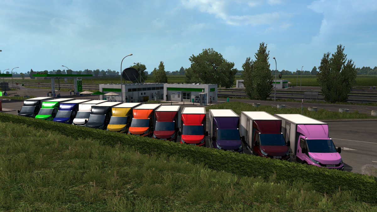 MrAndeh's tweet image. Had a great time with the @PhoenixVTC gang on our Braco convoy this evening, the sight of our multicoloured delivery vans heading from Poland to the UK must have been a sight to behold, thanks @TruckersMP for adding the new alternating vehicles to the game! #EuroTruckSimulator2