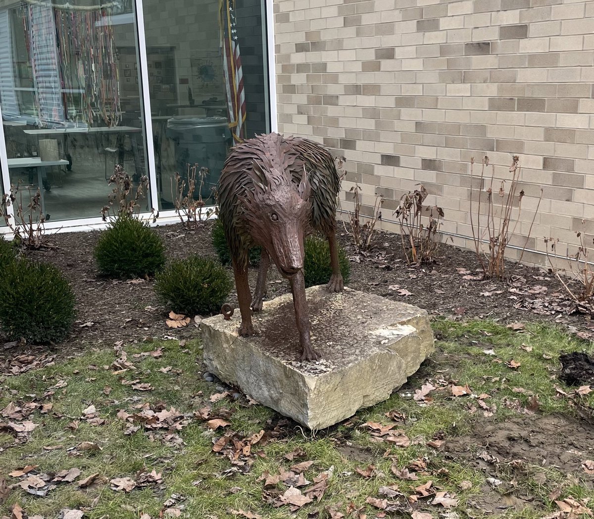 The wolf has been moved! It will greet all our students and visitors as they enter Wickliffe. @UA_Schools  #honoringthepast