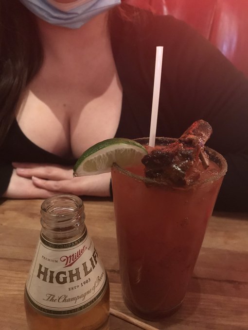 BBQ, Bloody Mary &amp;Boobs w/@BettyDevoe https://t.co/IpvXKEpDSe<a class="tags" target="_blank" title="On Twitter" href="/?out=eyJ0eXAiOiJKV1QiLCJhbGciOiJIUzUxMiJ9.eyJpYXQiOjE3MjU4NDU1NjQsImlzcyI6InR3cG9ybnN0YXJzLmNvbSIsIm5iZiI6MTcyNTg0NTU2NCwiZXhwIjoxNzU3MzgxNTY0LCJyZWRpcmVjdF91cmwiOiJodHRwczovL3R3aXR0ZXIuY29tL0JldHR5RGV2b2UifQ.4noI06UOD2FzXhizC73zdhCIR_yuNuWK2pkKWeCdYnMMSvHXIx0WPS_vJuVD2TZGHABHc3_aGCeSB7G19x1CEg">@BettyDevoe</a><a href="/tag/mandelaeffect"class="tags"><span>#mandelaeffect</span></a>