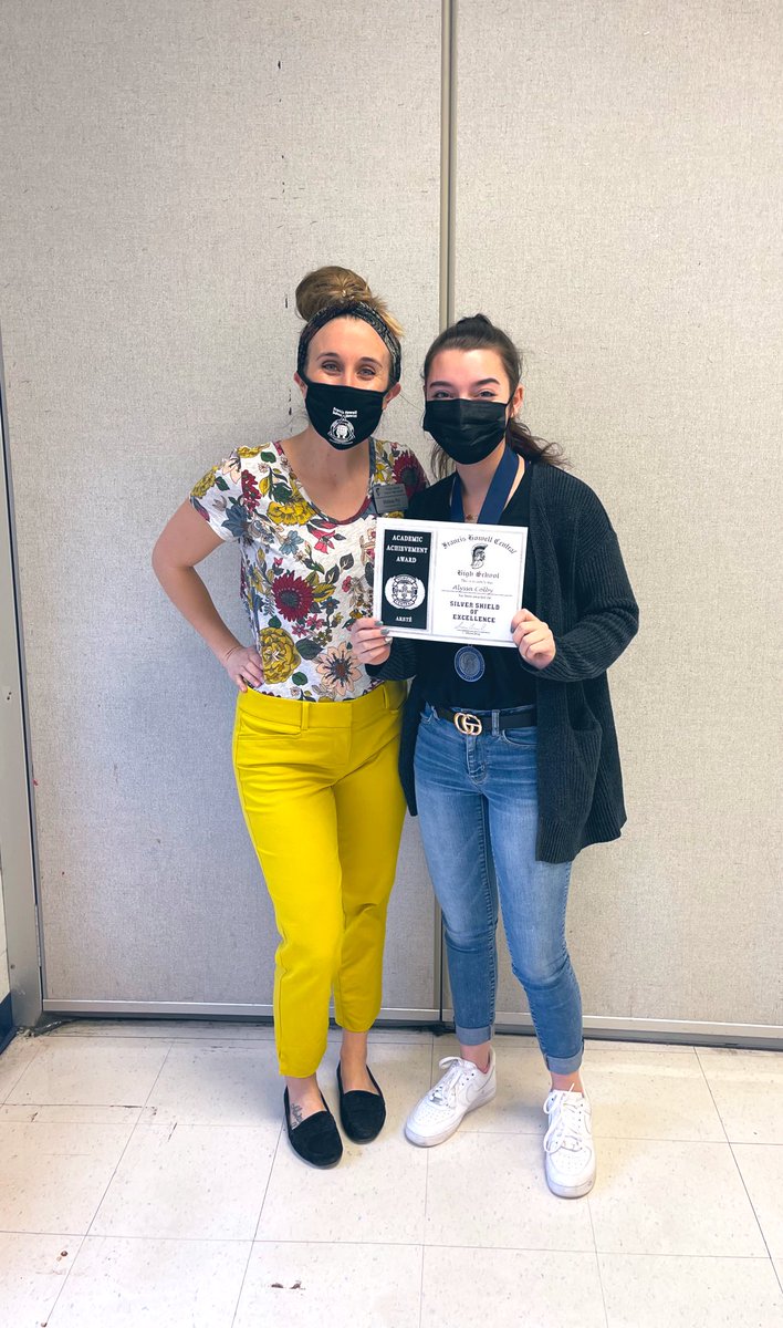 <a href="/AlyssaColby_/">alyssa colby🤍🕊</a>, you are so deserving of the Silver Shield award! You have been a ray of sunshine in my classroom these past 3 years, and I’m so glad we finally got to have our photo op today! 🌞📸