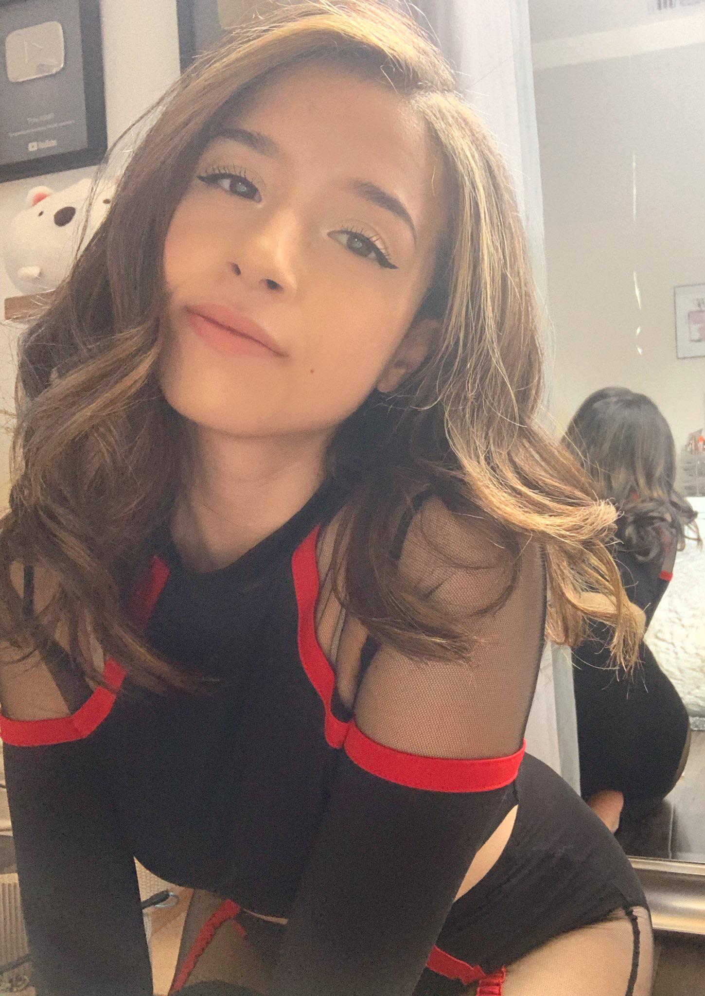 Aloy on X: #Pokimane is one of the prettiest and best streamers!  t.coVPGROF8hxR  X