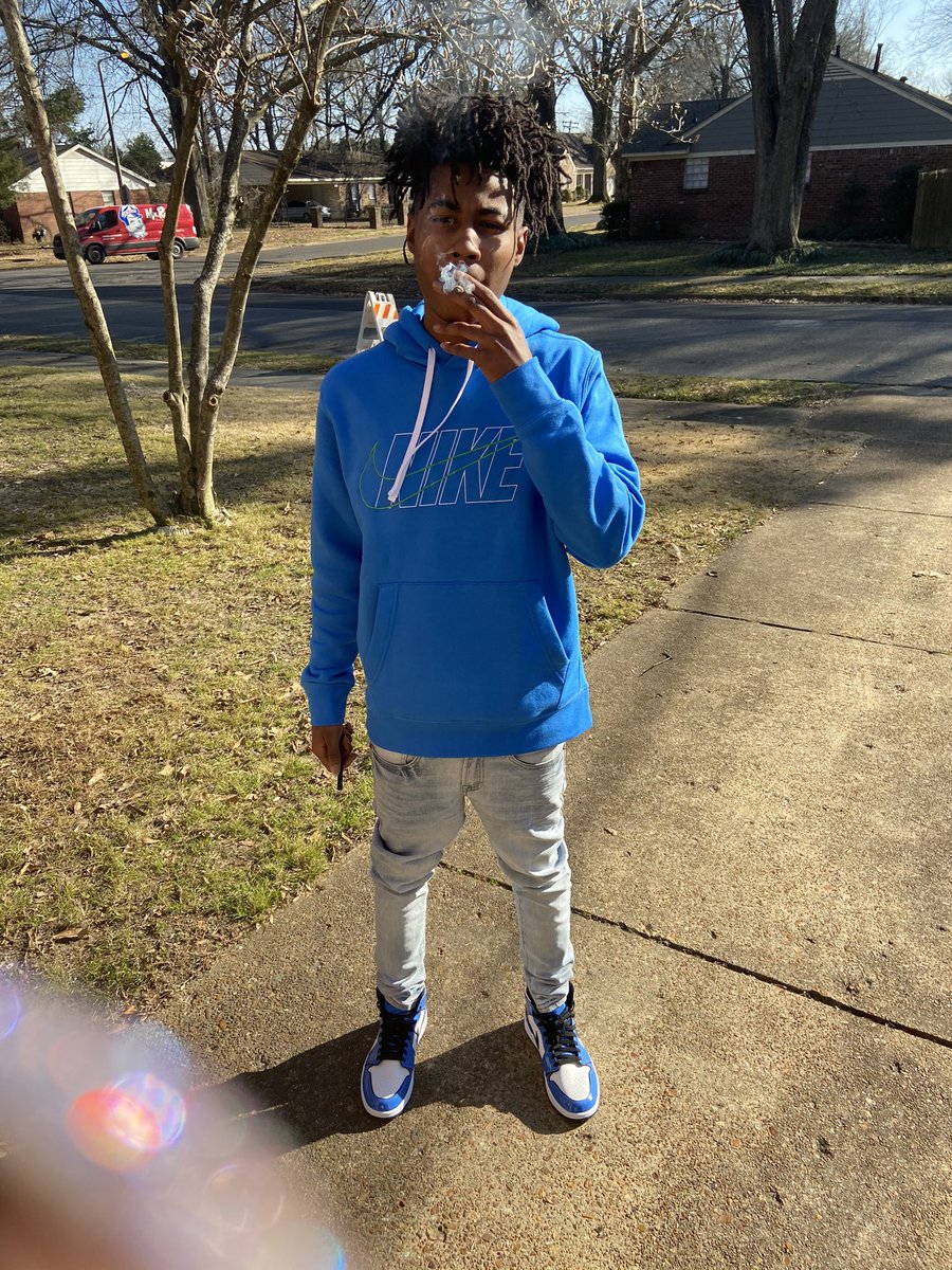 biGGrape1033's tweet photo. She Like How I’m Dressing Ian Eatin No Salad 🚫💧, Stevie Wonder Can See That I’m havin it 😎#LLWEE💜LLTK💜 https://t.co/49JoKZAl4f
