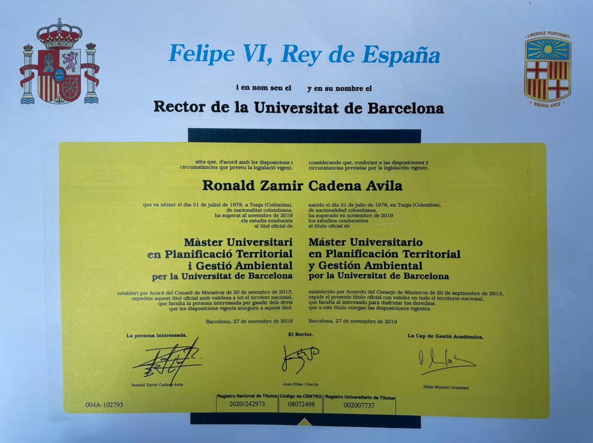 UltimaHoraBoy's tweet photo. el Asesor de Planeación de la @AlcaldiaTunja Ronald Zamir Cadena Ávila, recibió el título como Magíster en Panificación Territorial y Gestión Ambiental, de la Universidad de Barcelona en España. https://t.co/xc6RkUxMTP