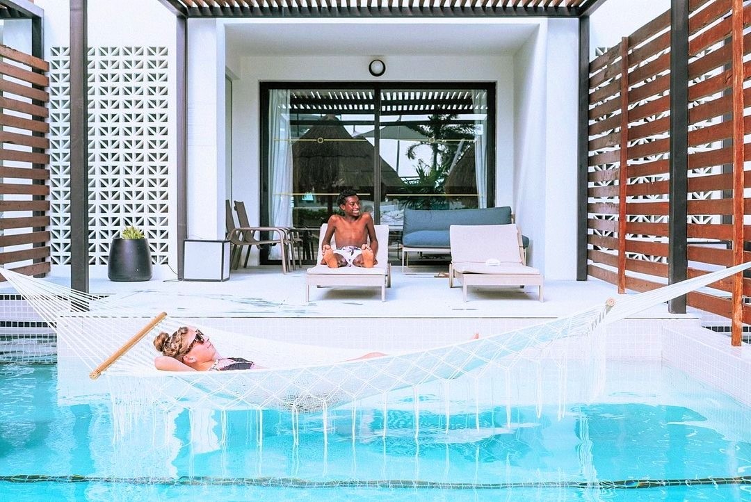 FinestResorts's tweet photo. With a total of 10 swimming pools throughout the resort, there is no way your kids will not have fun at #FinestPlayaMujeres.  Want to enjoy Spring here? 👉 https://t.co/TIEY5ZXLrF -  by @Global_Munchkins.
*
Exclusive offer valid only for the USA. https://t.co/waYhRr1J07