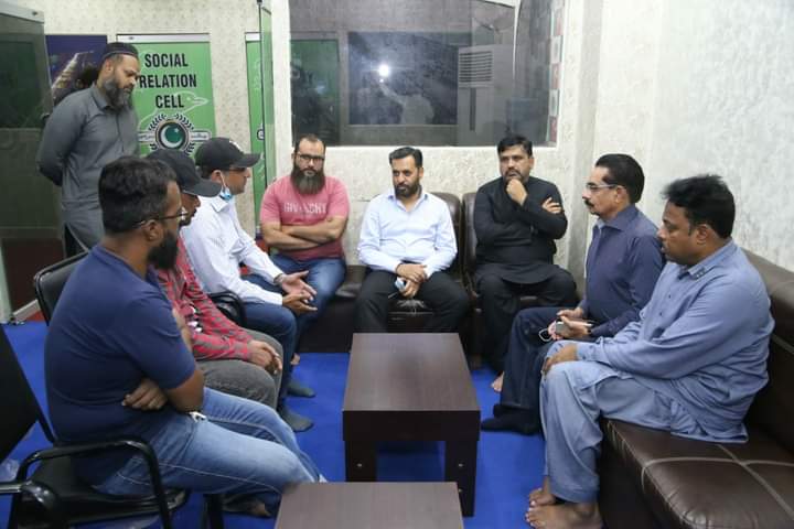 پاک سرزمین پارٹی کے چیئرمین سید مصطفیٰ کمال اور صدر انیس قائمخانی سے ڈسٹرکٹ سینٹرل کے آفس میں یوسی36،40اور41 سے تعلق رکھنے والے MQM پاکستان کے افراد کی ملاقات اور PSPمیں شمولیت اختیار کی، اس موقع پر نائب صدر نیک محمد اور ڈسٹرکٹ سینٹرل کے انچارج عبداللہ شیخ بھی موجود ہیں
#JoinPSP