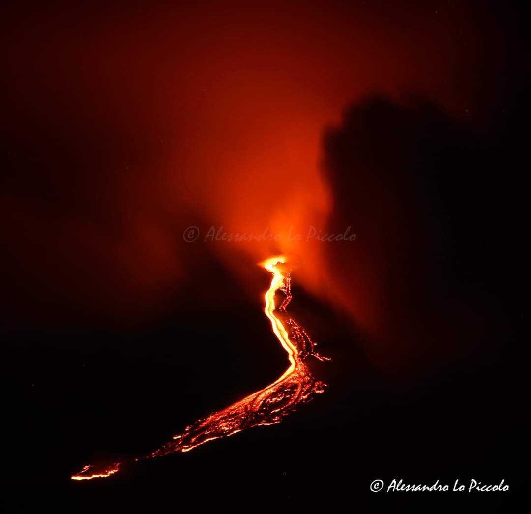 AlexLoPiccolo's tweet photo. ETNA - SEC in eruption

March 9th 202, h.22:30 CET

photo © Alessandro Lo Piccolo

#alexlopiccolo #ETNA #eruption #volcano #SEC #Crater #lava #front #flow https://t.co/Ohe3aIUWrp