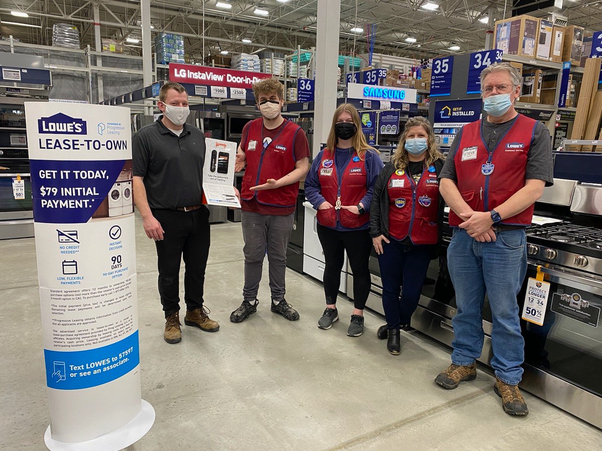 2386Lowes's tweet photo. It was "handy" having our Whirlpool rep stop by our #specialtyspotlight #allin https://t.co/SOSPASz5W9